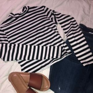 BLACK & WHITE STRIPED LONG SLEEVE ♦️♠️